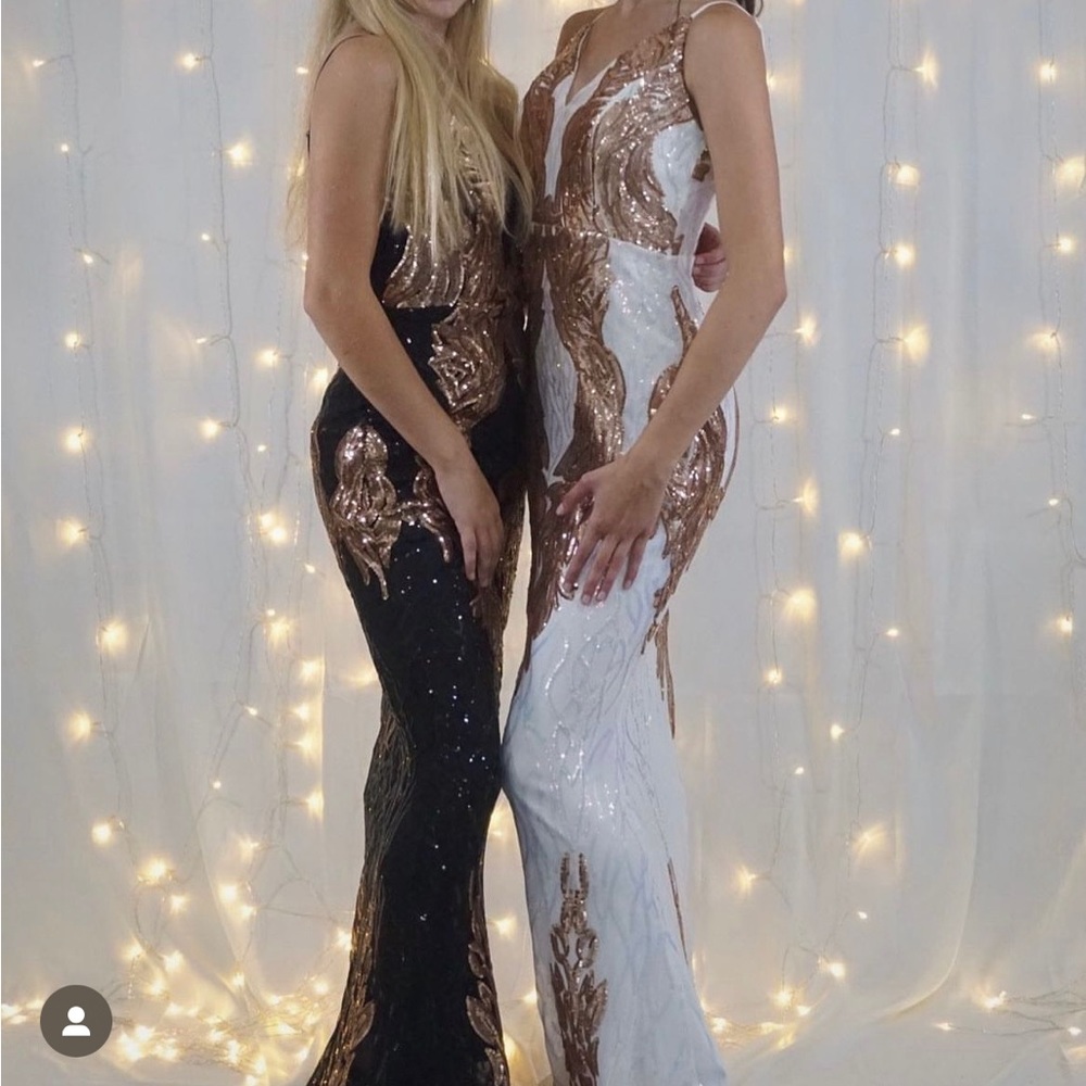 Black and white both available